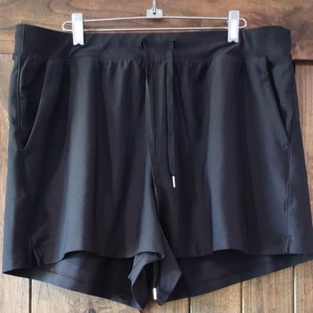 XL Old Navy Active Womens Shorts Pockets Pull String Tie 2” Inseam C6060